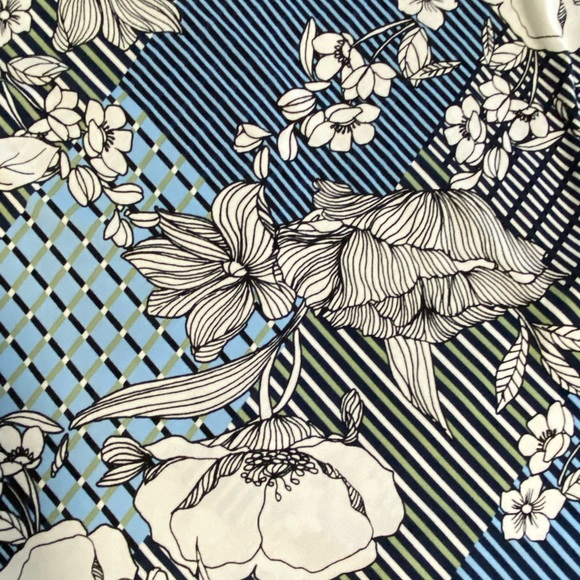 Easywear by Chicos Womens Floral Print Turtle Neck Blouse Size 2/Extra Large - Picture 6 of 8